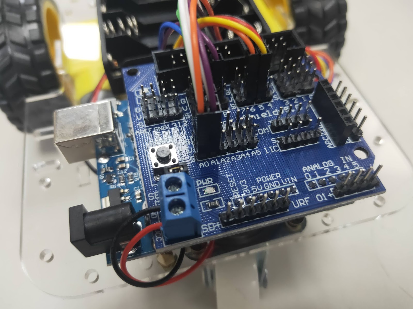 Arduino 自走車教學系列 - 單元(三)循線與避障