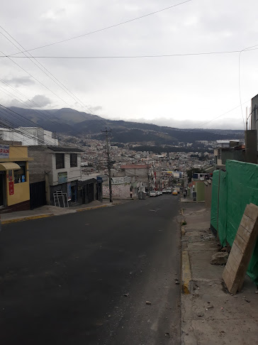 De Los Eucaliptos E1-140, Quito 170144, Ecuador