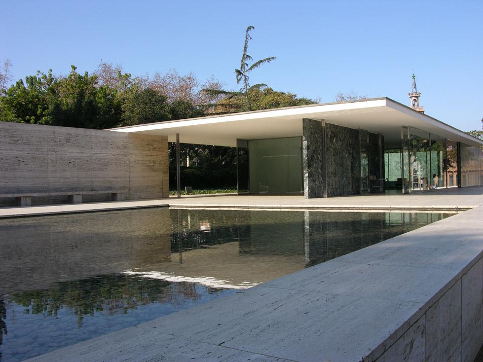 http://www.simonettaatrezzoeinteriorismo.com/wp-content/uploads/2011/12/Pabellon-de-Alemania.Barcelona.1929.jpg