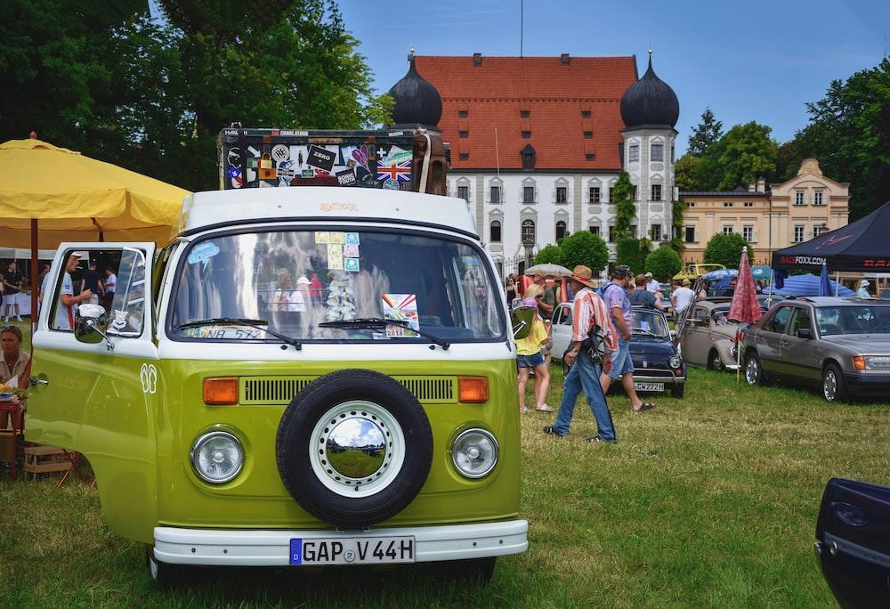 yellow and white volkswagen t-1