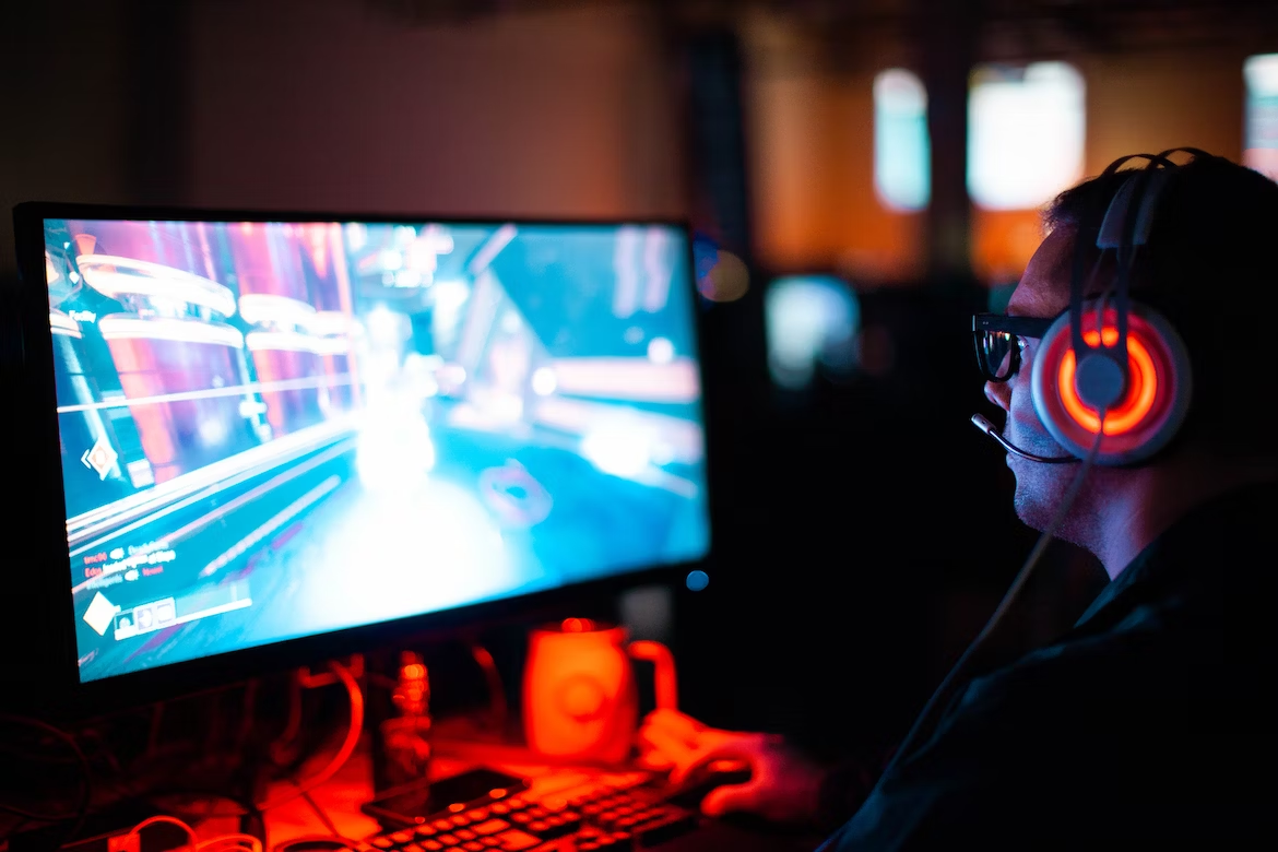 7 Biggest Online Gaming Risks and How to Avoid Them