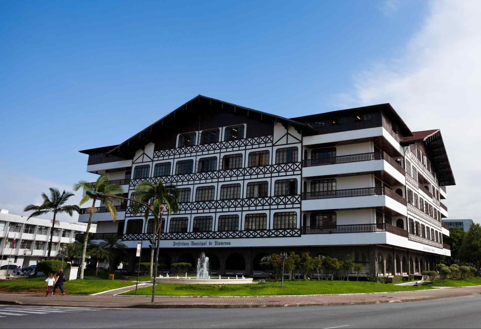 Prédio colonial alemão onde fica a prefeitura municipal de Blumenau, na tradicional 