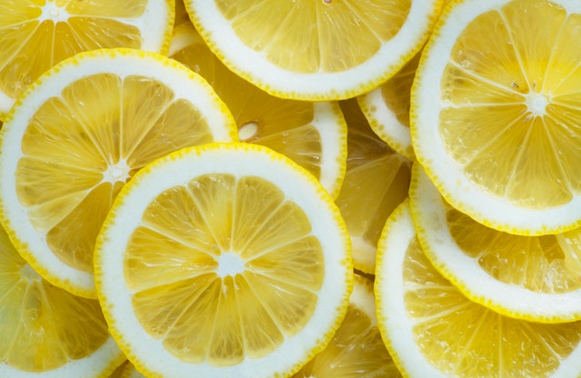 lemon for cleaning white cloths