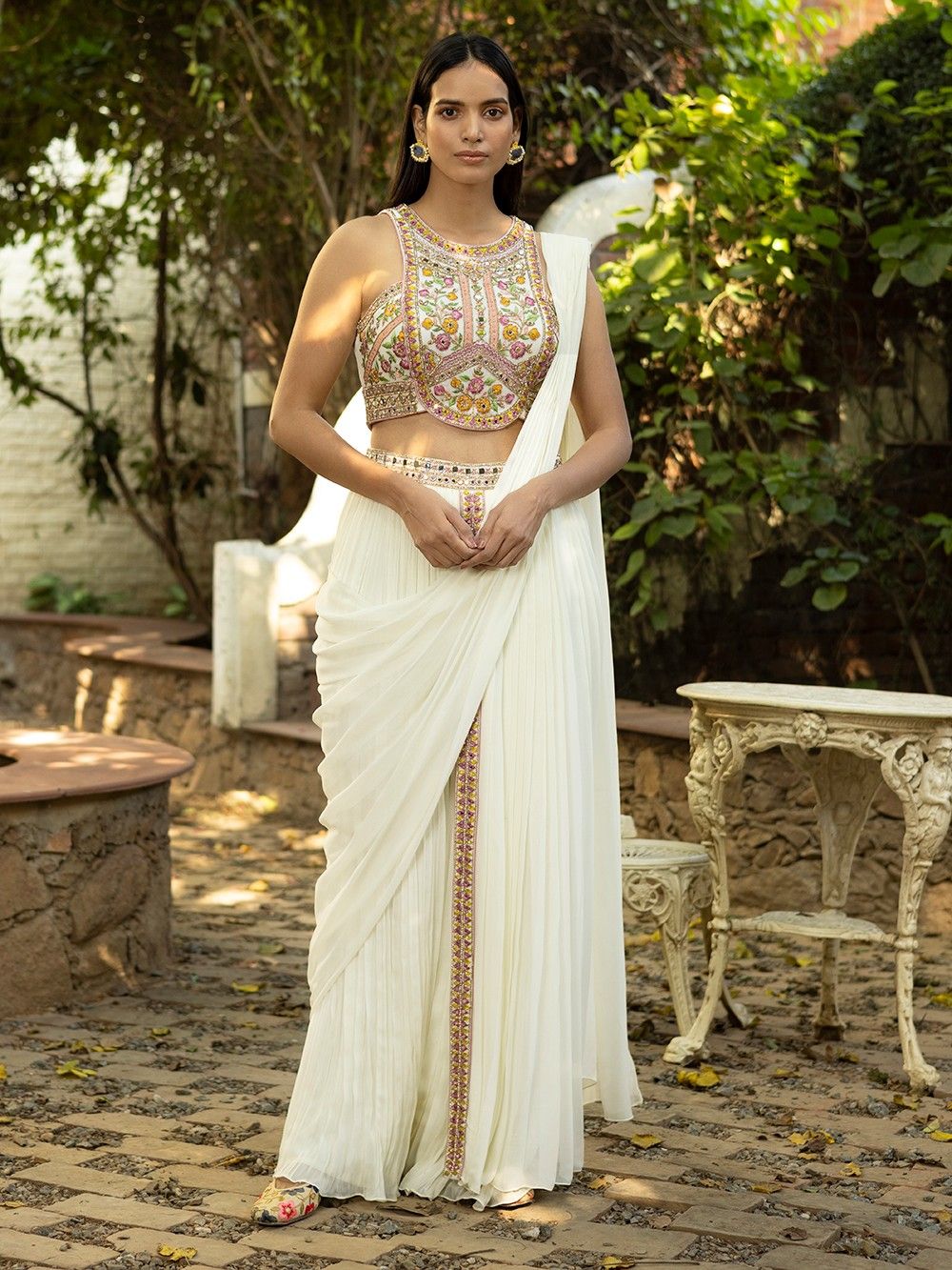 the loom - Off White Georgette Saree