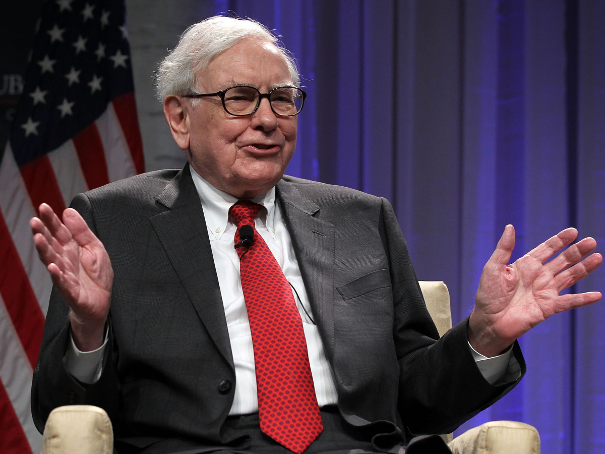 Warren Buffet với lời khuyên: "Sai lầm lớn nhất đó chính là không học cách tiết kiệm từ sớm, vì tiết kiệm là một thói quen!"