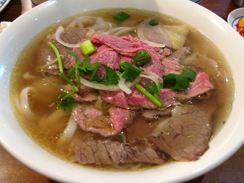 ttp://upload.wikimedia.org/wikipedia/commons/5/53/Pho-Beef-Noodles-2008.jpg