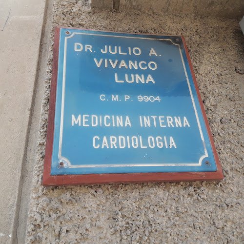 Dr. Julio A. Vivianco Luna