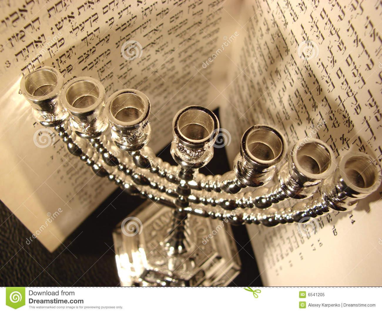 Risultati immagini per torah e menorah immagini