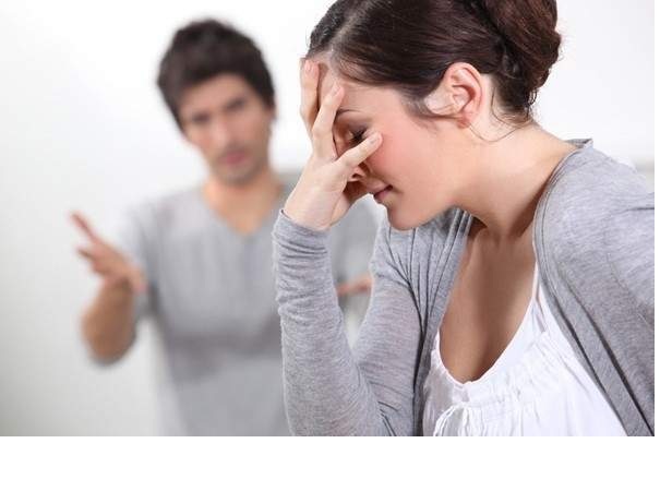Sau khi bị chồng phát hiện có nhân tình bên ngoài phụ nữ thường thấy sợ hãi và cảm thấy ân hận