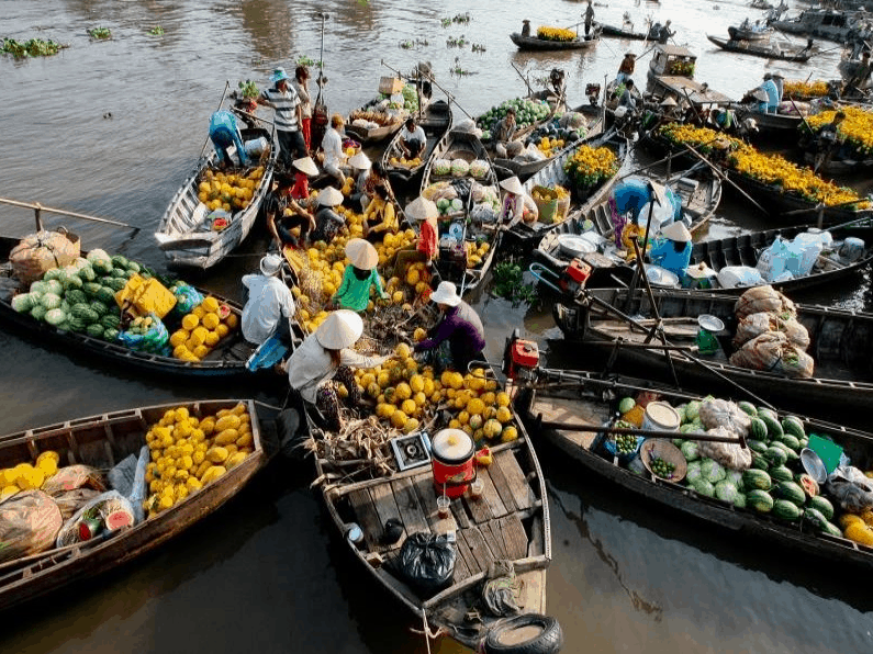 Phiên chợ nổi Cái Bè