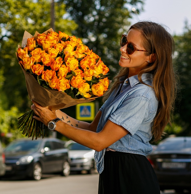 Что означают оранжевые розы и к чему их дарят