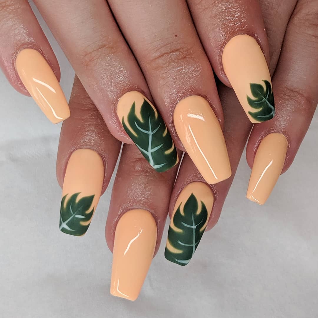 Palm tree summer nail design