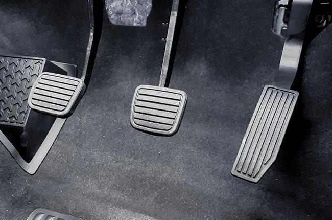 pedal kopling mobil