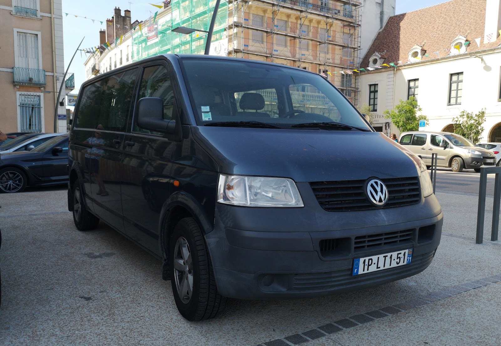 A Champions Guide to the Best Vehicles to Sleep In (Vans & Cars)