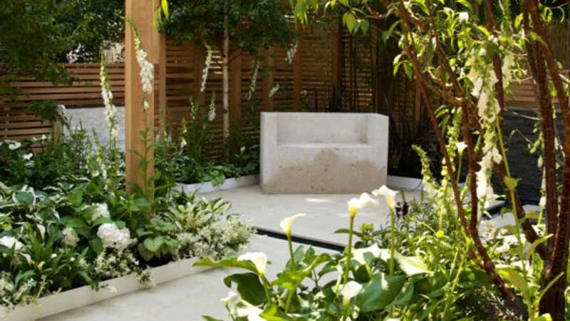 5 Tips Membuat Tempat Santai Depan Rumah - Pinhome