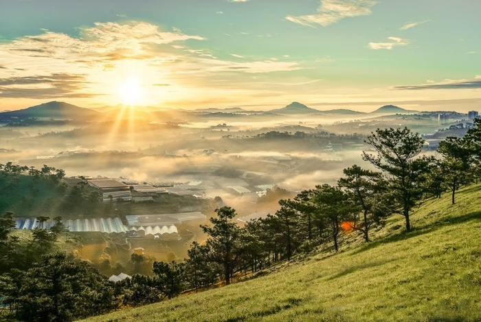 Thử thách săn mây đầy thú vị tại đỉnh Rada