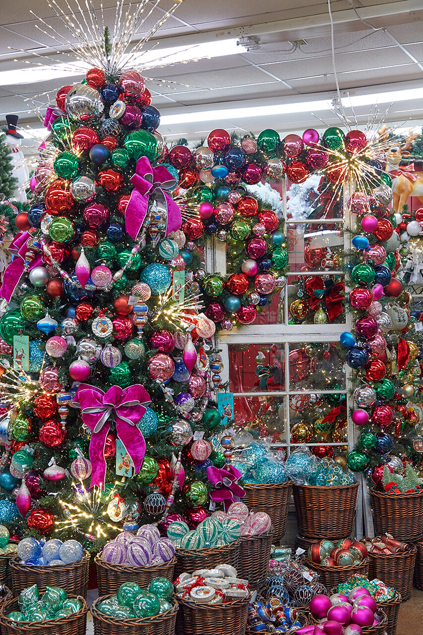 2023 Christmas Tree Decor Trends Decorator