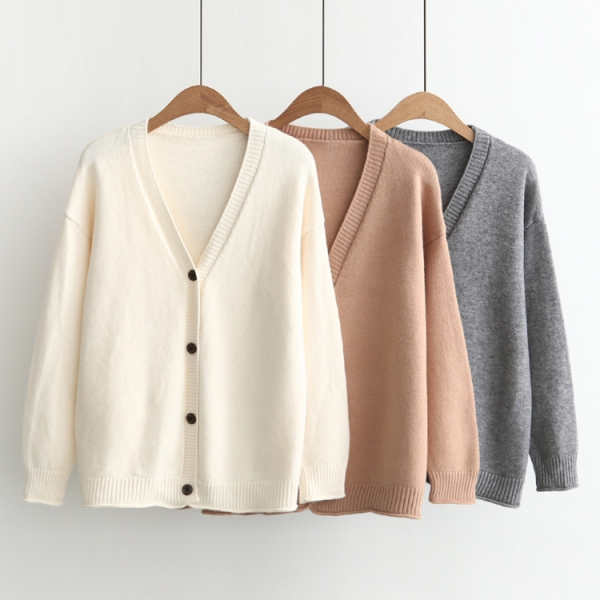 Áo khoác len cardigan giúp giữ ấm cơ thể