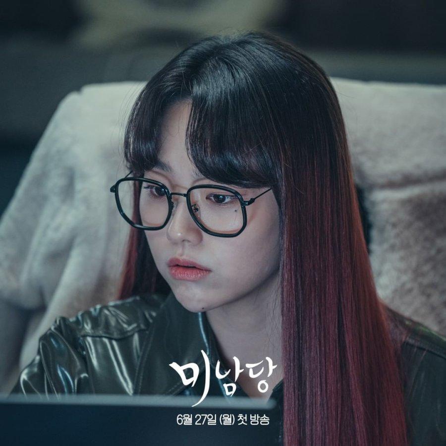 นัมฮเยจุน(Nam Hye Joon) รับบทโดย คังมีนา (Kang Mi Na)
