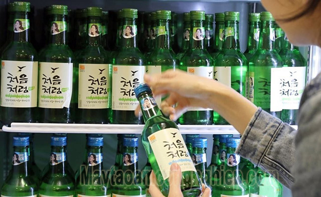 Cheoeum cheoreom Soju được bán phổ biến (ảnh: internet)