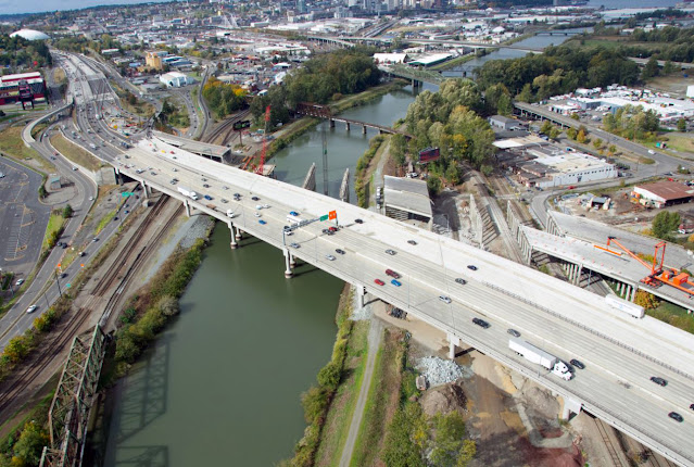 image of a large bridge