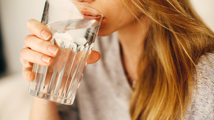 Пити достатньо води щодня