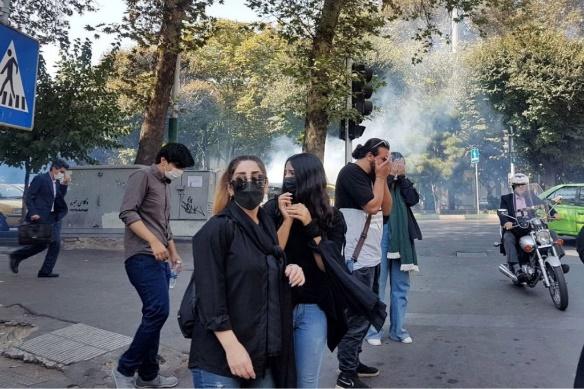 http://www.iran-emrooz.net/foto1/protest_tehran_sharif20222.jpg