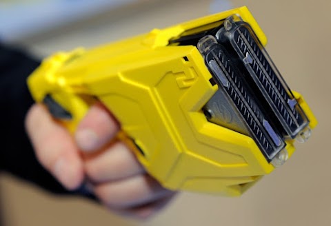 Stun Guns Wholesale: Top 5 Options in The Market!