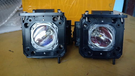 Replacement for Epson Powerlite Hc 5040ub Lamp & Housing Projector 