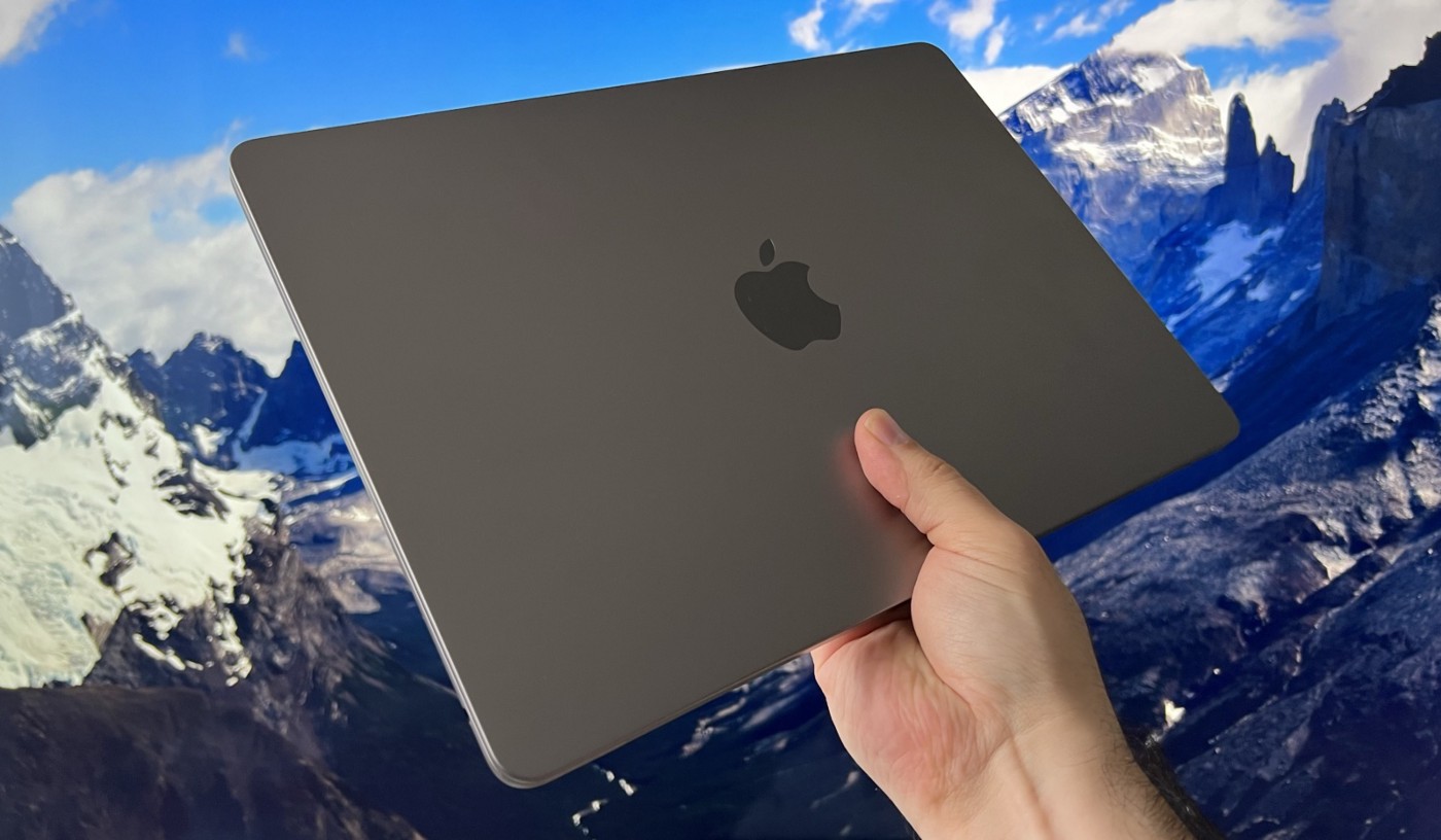 Everything That's Not Wrong With The M2 MacBook Air | by Attila Vágó |  CodeX | Jul, 2022 | Medium