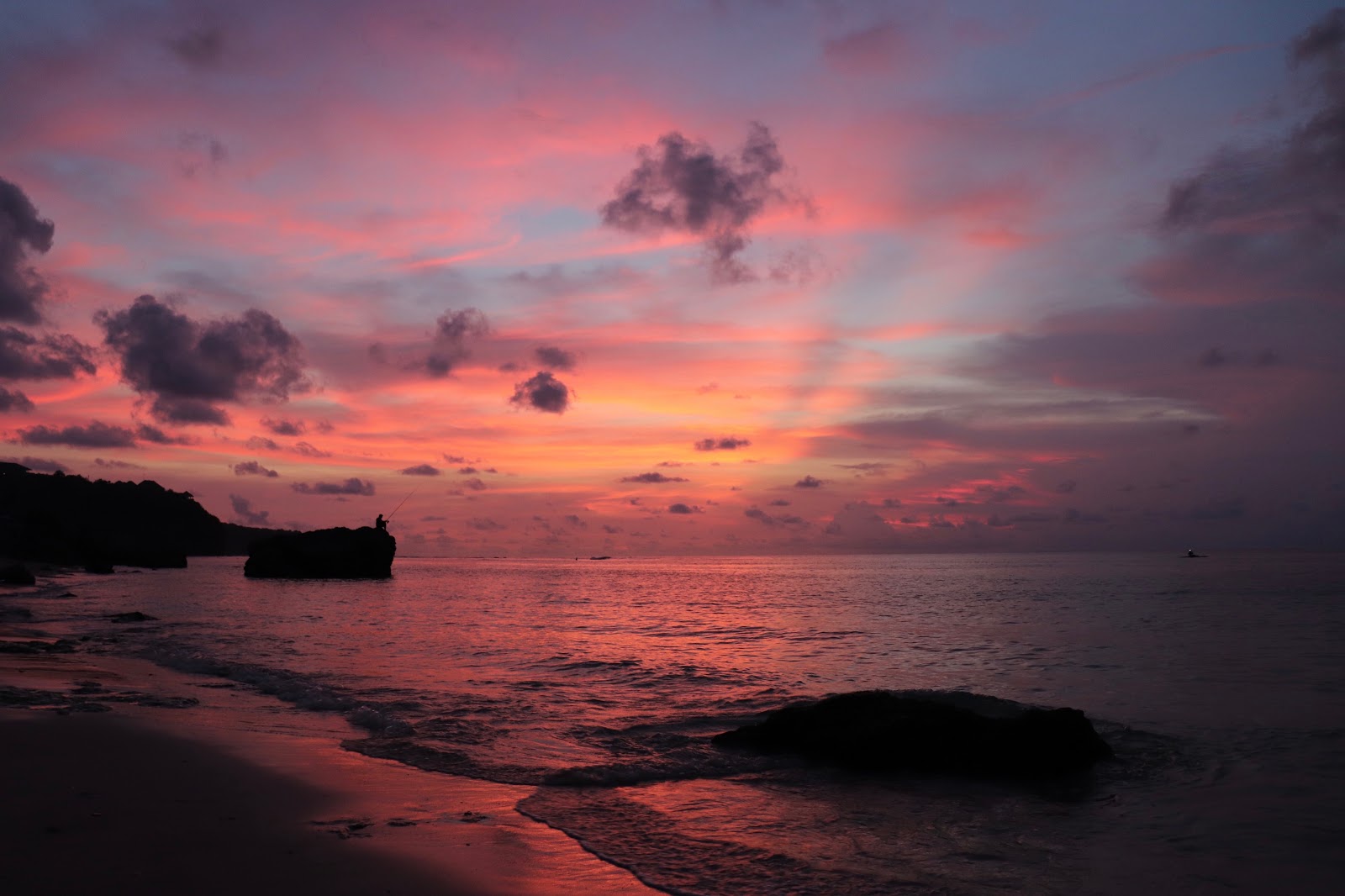 senja di uluwatu bali