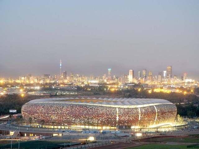 Sự lung linh hoành tráng của SVĐ Soccer City