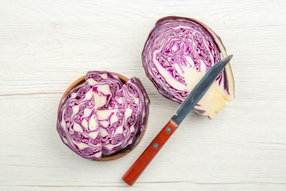 C:\Users\SONY\Desktop\краснокочан.капуста\top-view-red-cabbage-in-bowls-knife-on-grey-table-free-space.jpg