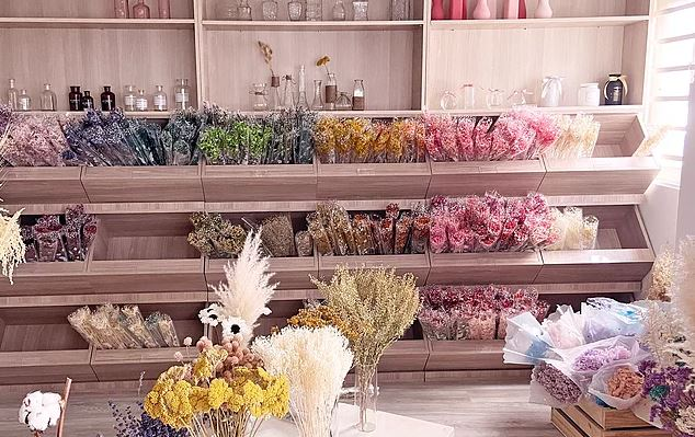 Top 6 shop bán hoa khô giá rẻ tại Tp.HCM 