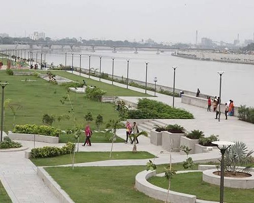 Sabarmati Riverfront | Outstation Taxi Service in Ahmedabad