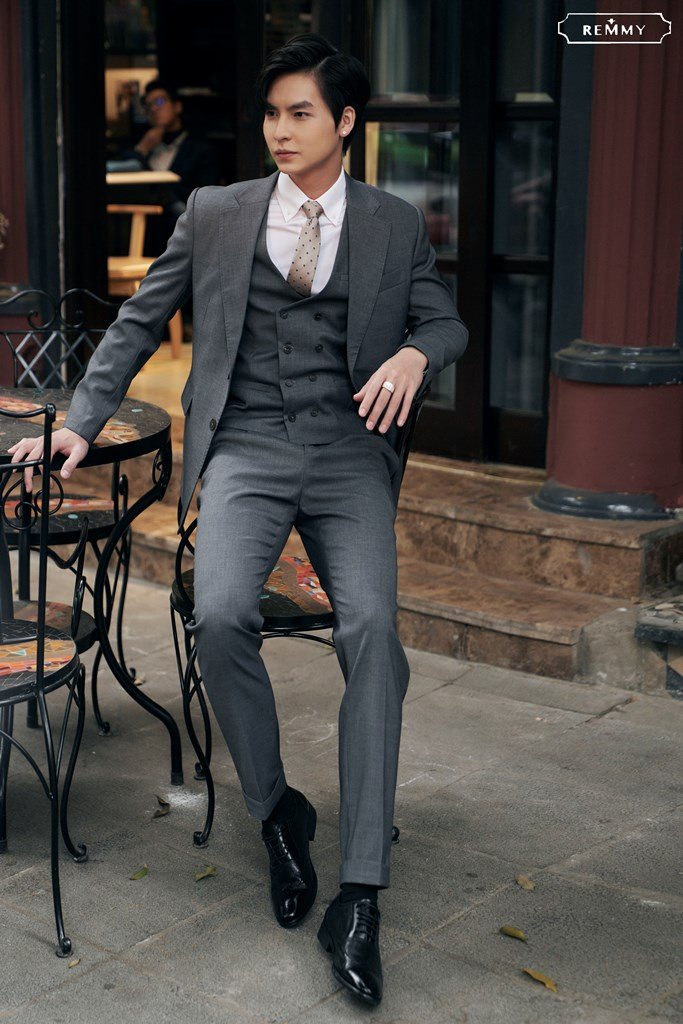 Sắm vest từ Remmy