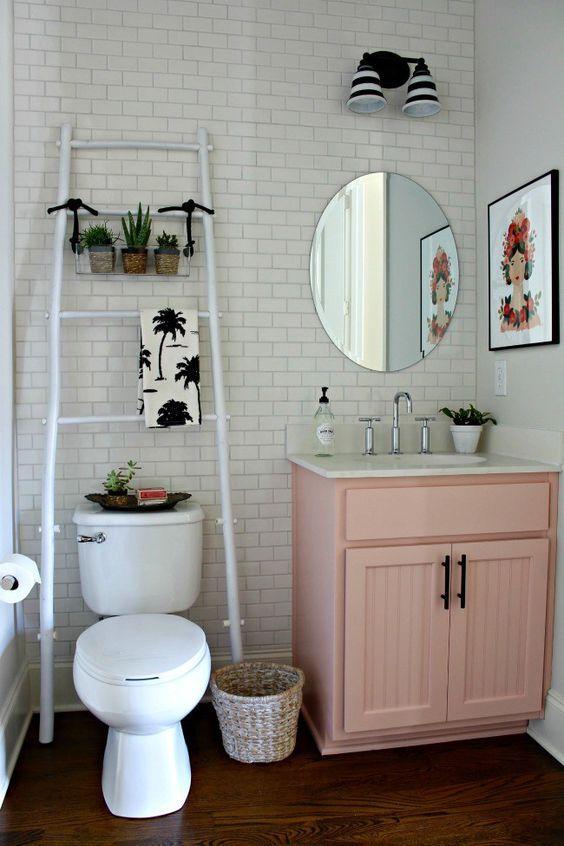 Uma imagem contendo interior, chão, parede, banheiro

Descrição gerada automaticamente