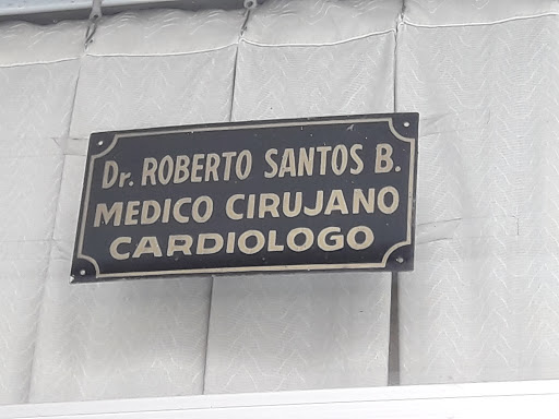 Dr. Roberto Santos B.