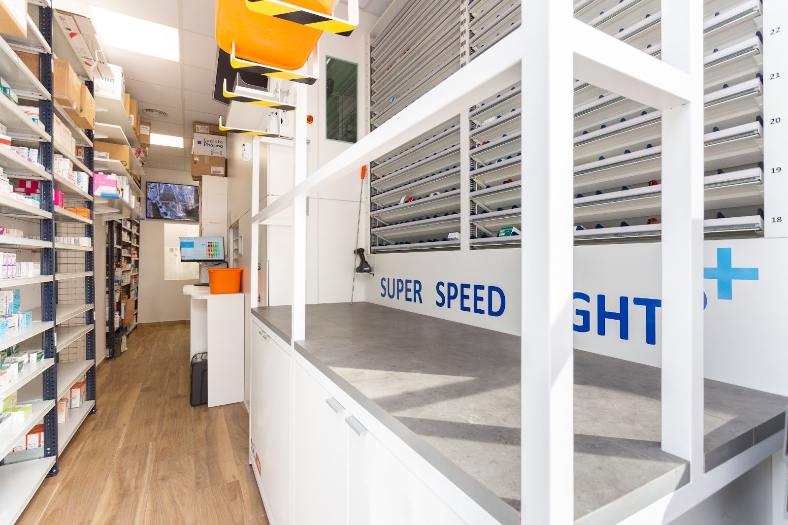 farmacias automatizadas con Super Speed Light