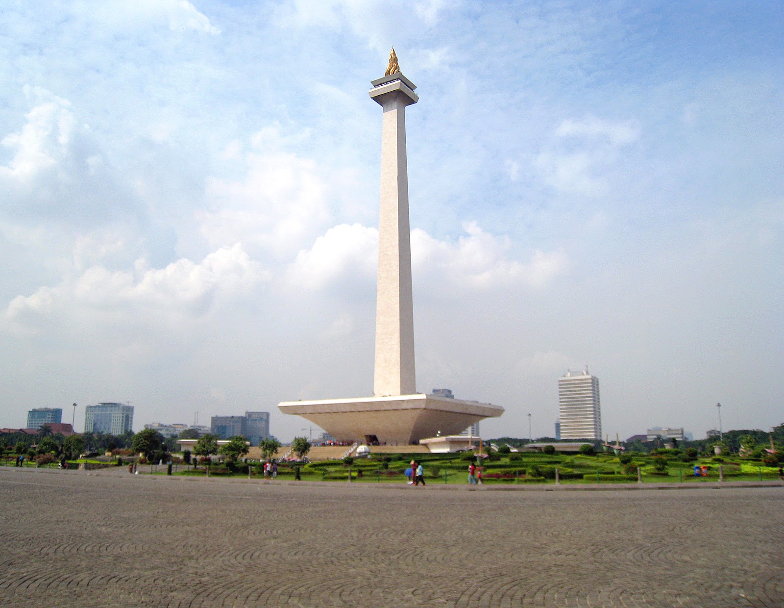 Monas_on_Medan_Merdeka_Jakarta.jpg