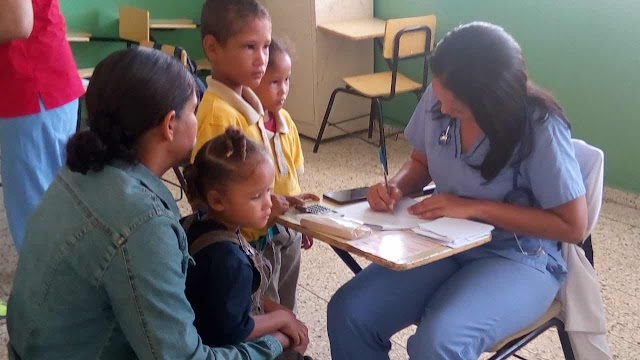 Ejército realiza gran operativo médico en beneficio de cientos de pobladores en la comunidad Villa Sinda, provincia Monte Cristi
