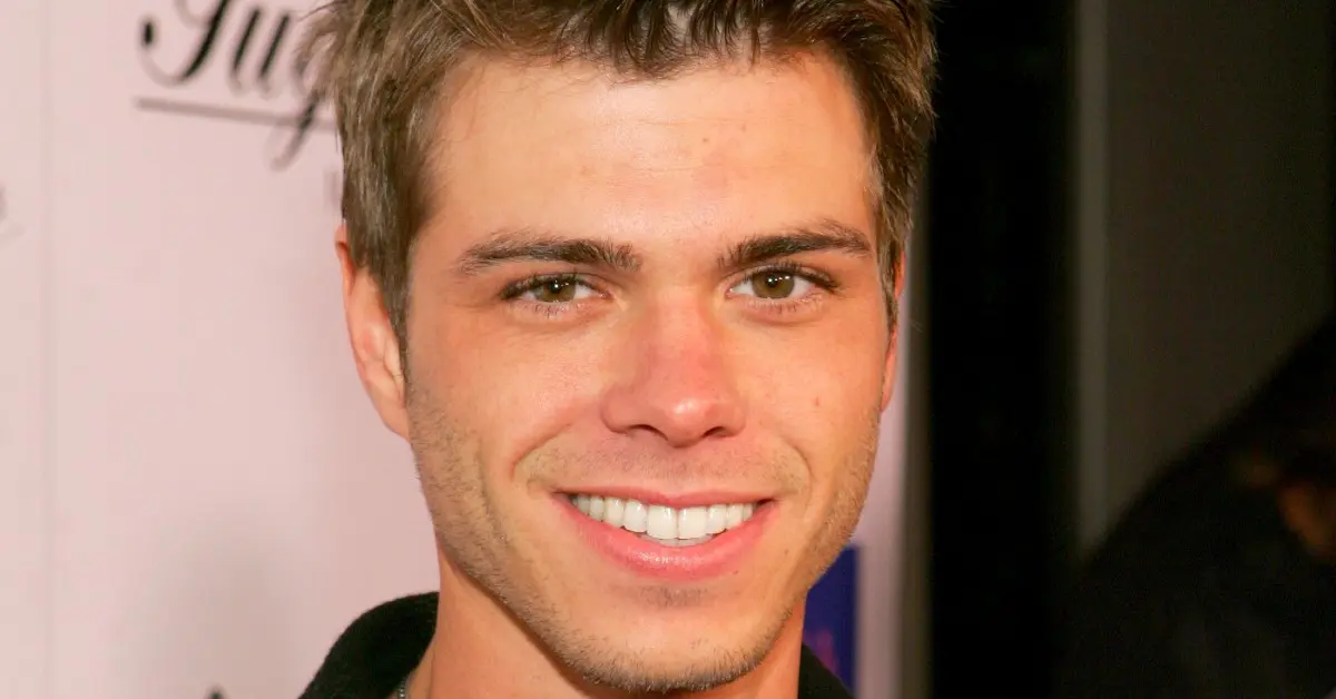 Matthew Lawrence Physical Appearance 