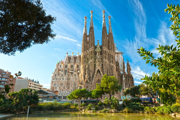 เที่ยวสเปน เมืองดัง กระทิงดุ บรรยากาศสุดชิค ที่คุณไม่ควรพลาด - La Sagrada Familia