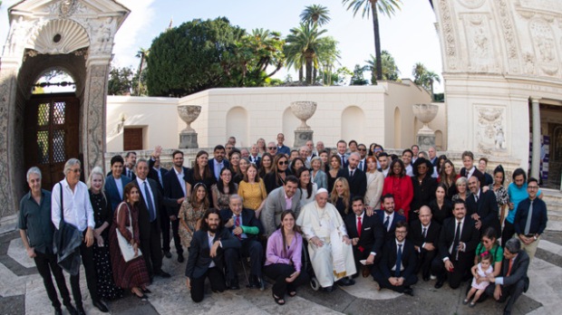 Khám phá thêm một chút về những gì các người nổi tiếng đang làm tại hội nghị thượng đỉnh tại Vatican trong tuần này