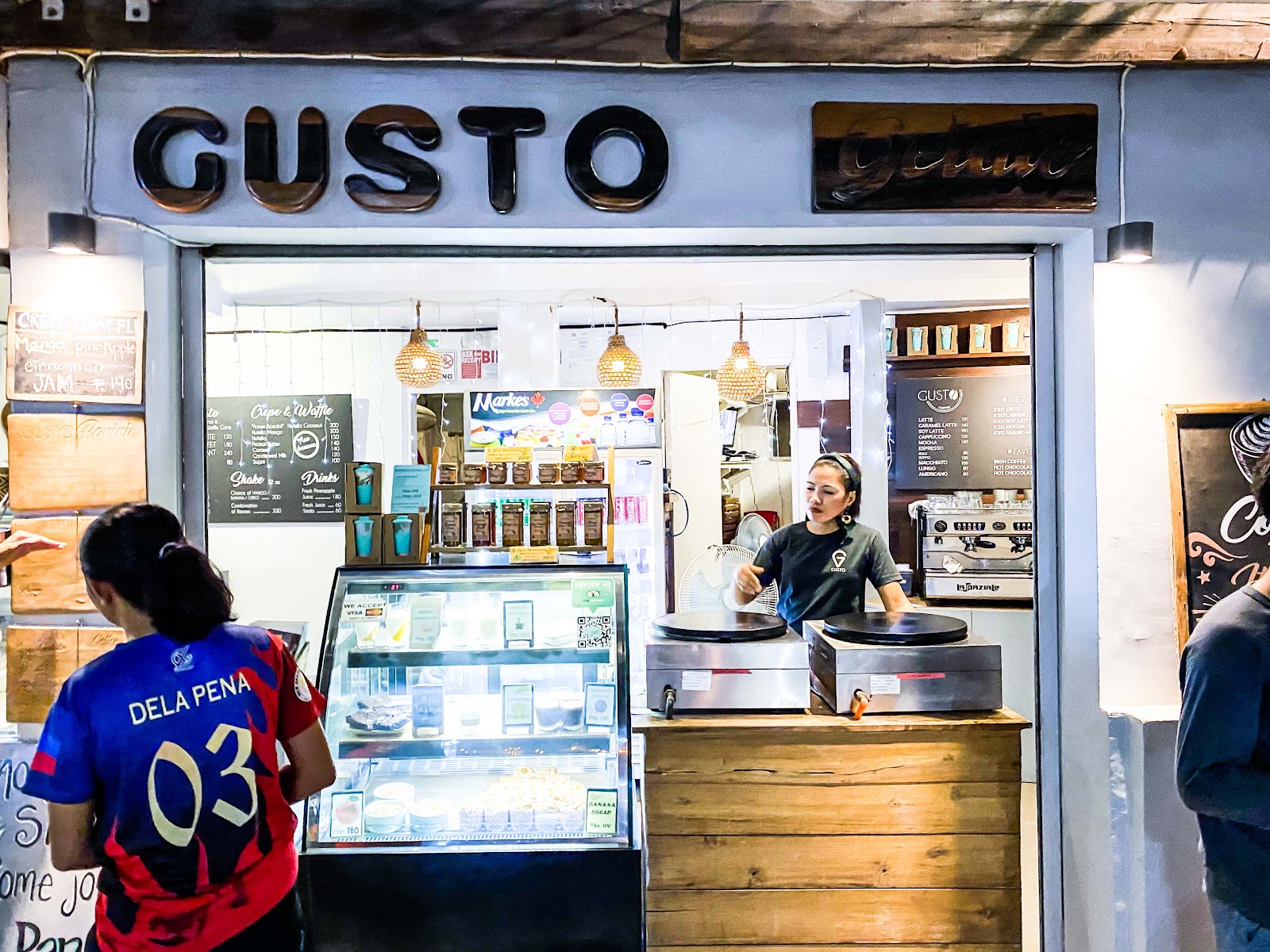 【菲律賓巴拉望】愛妮島市區懶人包：愛妮島必吃美食小吃、超人氣比薩、冰淇淋、菲式風味美食 一次搜集完成｜三八旅客