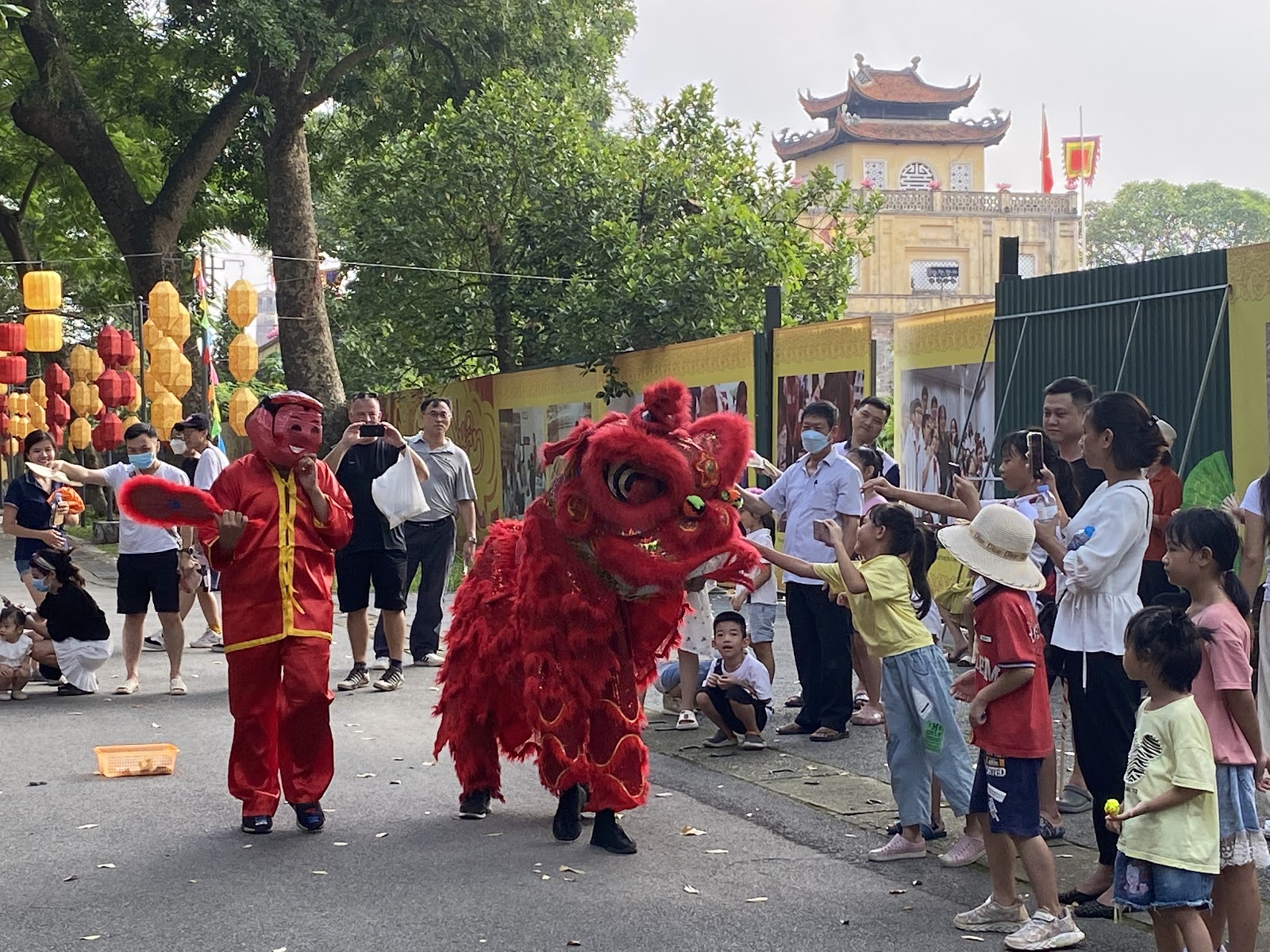 Rộn ràng lễ hội Trung thu ở Hoàng thành Thăng Long - Ảnh 10.