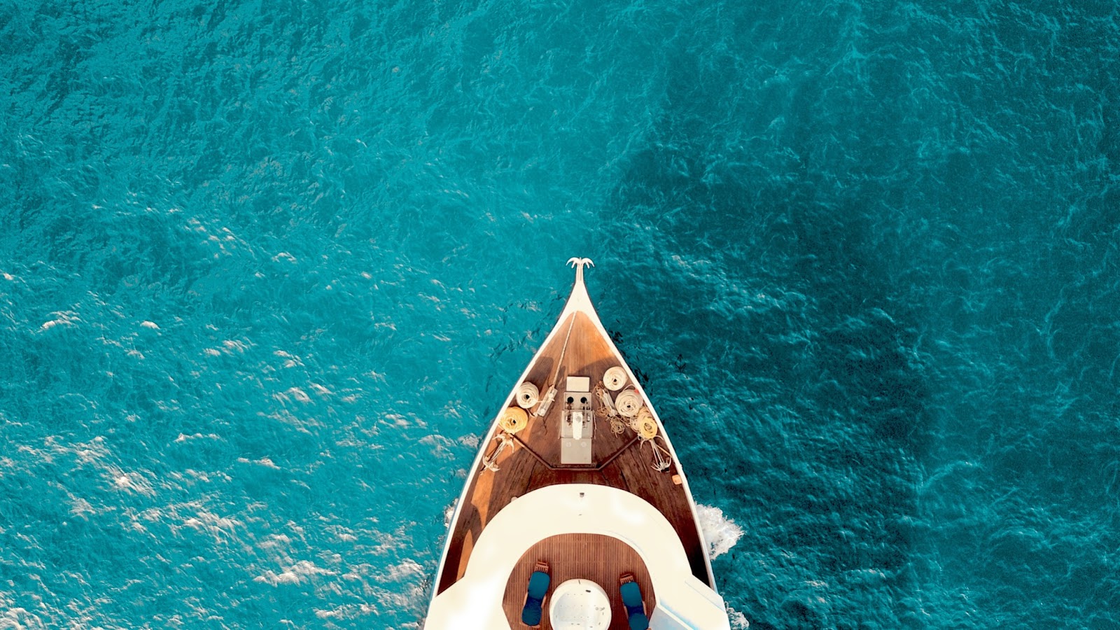 How to become a professional traveler ultimate guide - photo of a yacht, becoming a super yacht worker