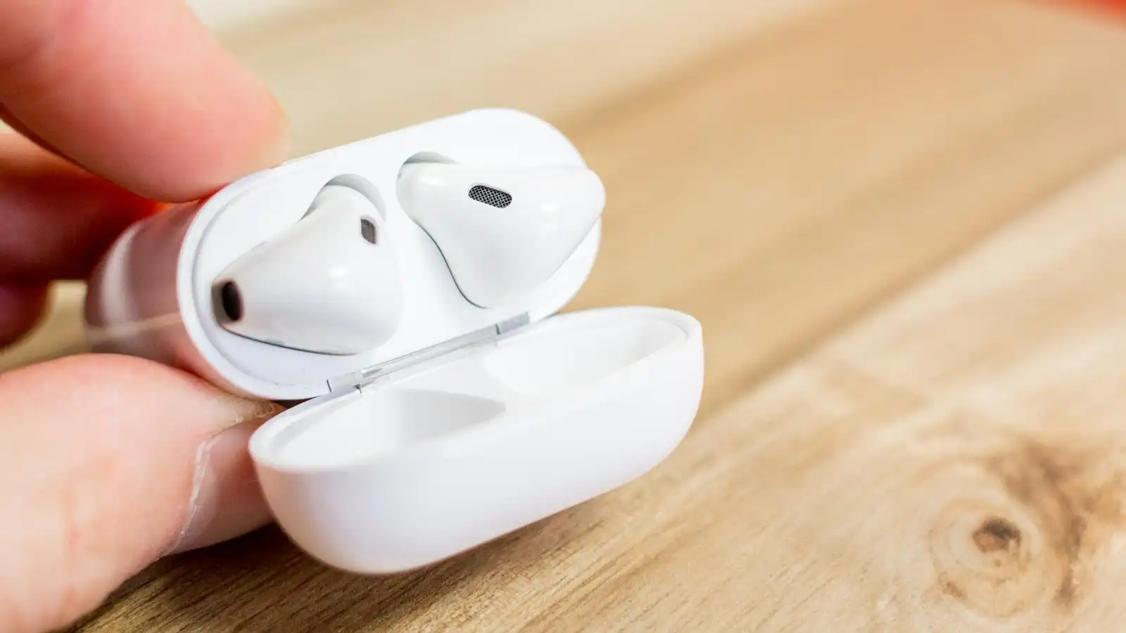 How To Repair Apple AirPods Keep Disconnecting From iPhone?