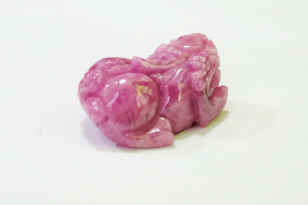 Tỳ hươu phong thủy bằng đá ruby