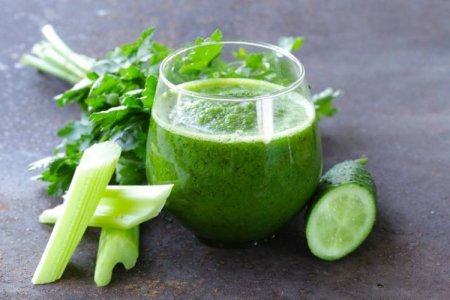 Cucumber and celery smoothie